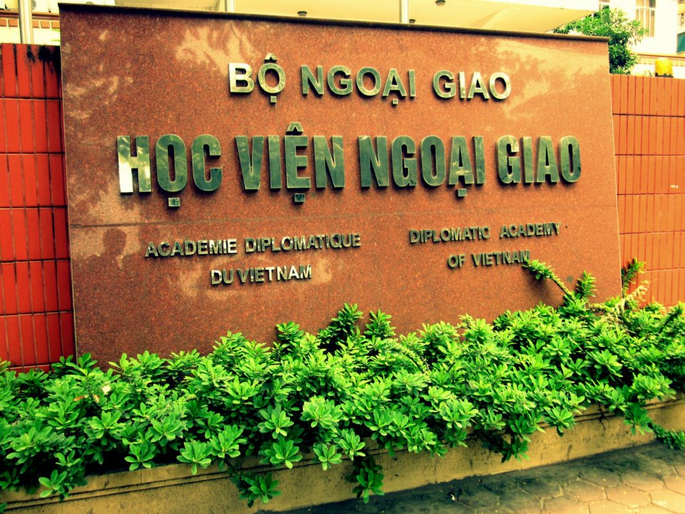 Học phí học viên ngoại giao là bao nhiêu